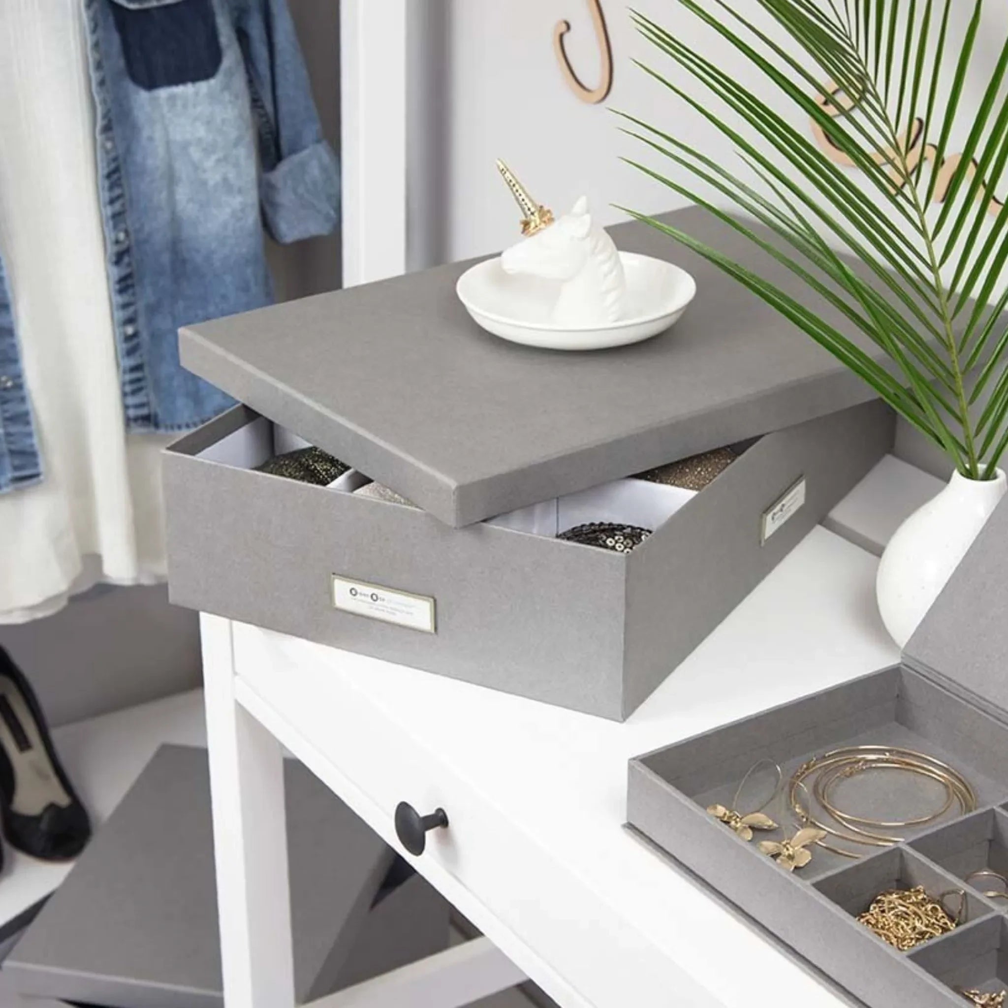 Caja con Divisiones Jakob